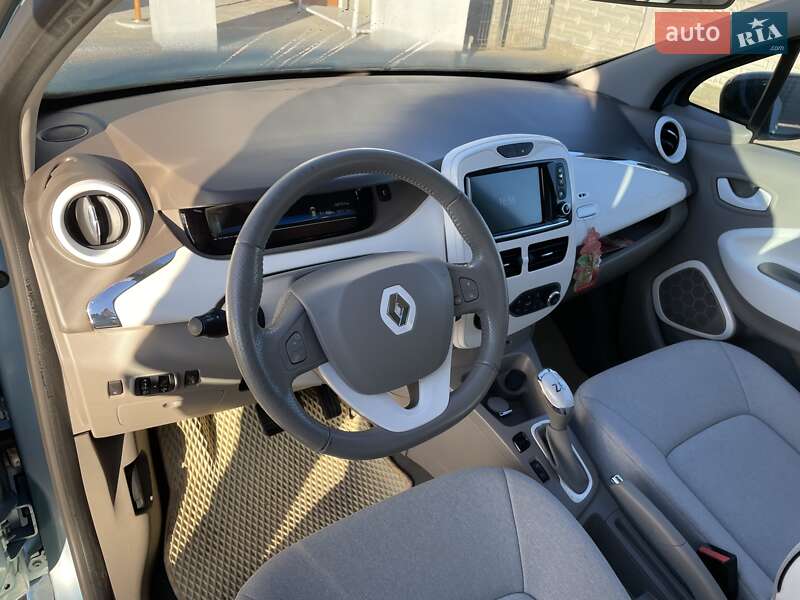 Хетчбек Renault Zoe 2015 в Дубні фото 2 Хетчбек Renault Zoe 2015 в Дубні
