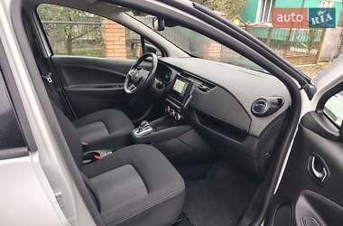 Хэтчбек Renault Zoe 2021 в 