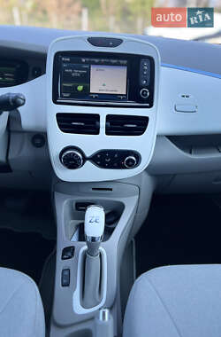 Хетчбек Renault Zoe 2014 в  фото 27 Хетчбек Renault Zoe 2014 в