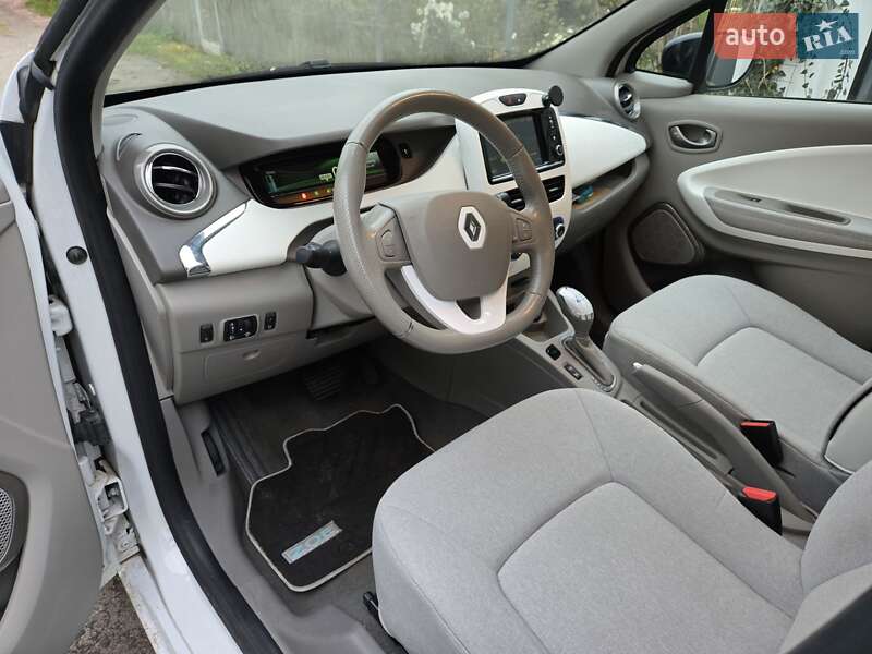 Хэтчбек Renault Zoe 2017 в Киеве фото 15 Хэтчбек Renault Zoe 2017 в Киеве