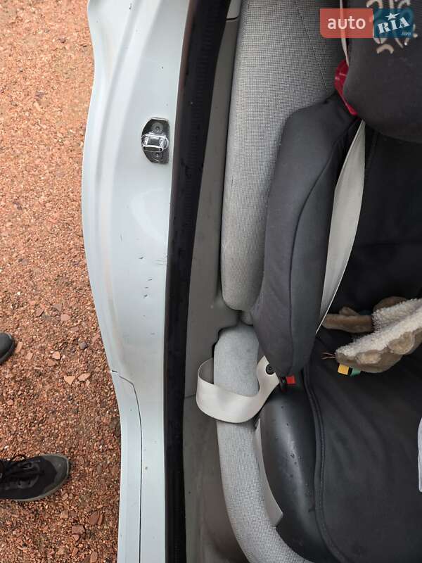 Хэтчбек Renault Zoe 2017 в Киеве фото 23 Хэтчбек Renault Zoe 2017 в Киеве