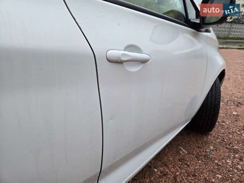 Хэтчбек Renault Zoe 2017 в Киеве фото 32 Хэтчбек Renault Zoe 2017 в Киеве