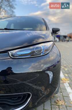 Хэтчбек Renault Zoe 2019 в 