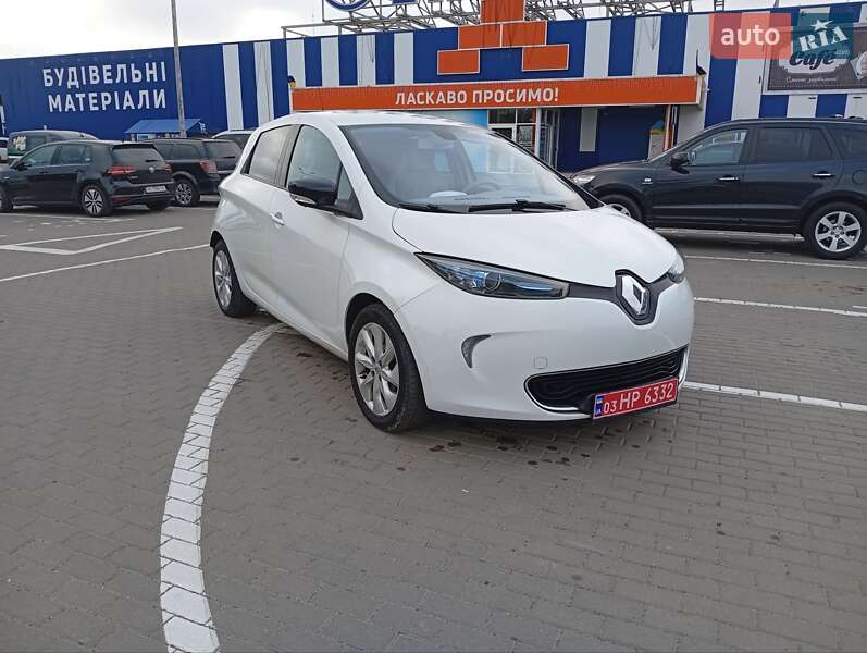 Хетчбек Renault Zoe 2014 в  фото Хетчбек Renault Zoe 2014 в