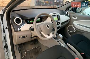 Хетчбек Renault Zoe 2015 в  фото 15 Хетчбек Renault Zoe 2015 в