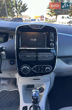 Хетчбек Renault Zoe 2015 в  фото 25 Хетчбек Renault Zoe 2015 в