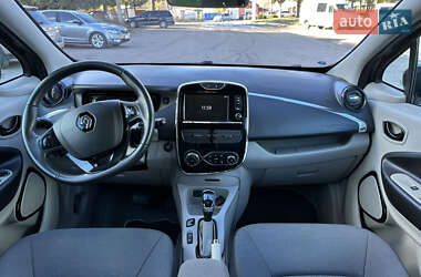 Хетчбек Renault Zoe 2015 в  фото 24 Хетчбек Renault Zoe 2015 в