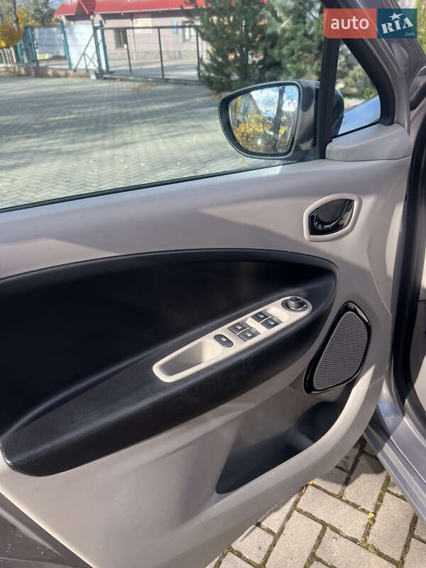 Хетчбек Renault Zoe 2015 в Золочеві