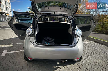 Хэтчбек Renault Zoe 2015 в 