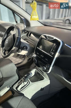 Хэтчбек Renault Zoe 2015 в 