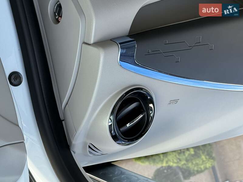 Хетчбек Renault Zoe 2013 в Дрогобичі