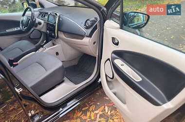 Хетчбек Renault Zoe 2015 в 