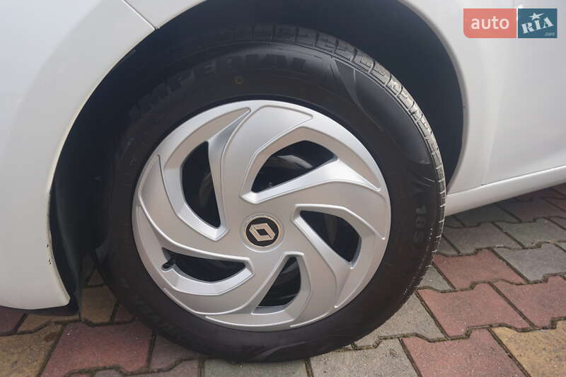 Хэтчбек Renault Zoe 2016 в Самборе фото 59 Хэтчбек Renault Zoe 2016 в Самборе