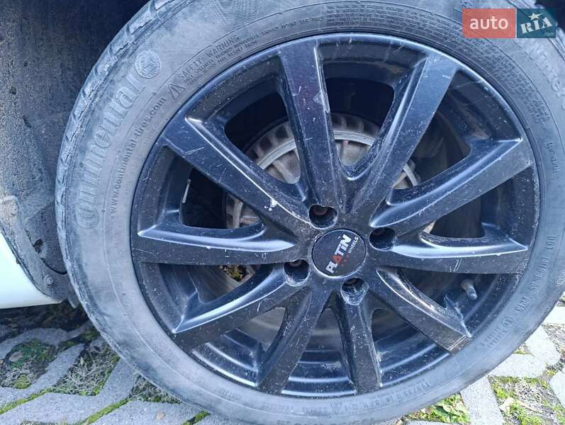 Хэтчбек Renault Zoe 2018 в Черновцах