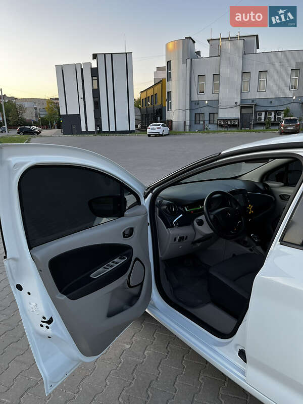 Хетчбек Renault Zoe 2016 в Хмельницькому