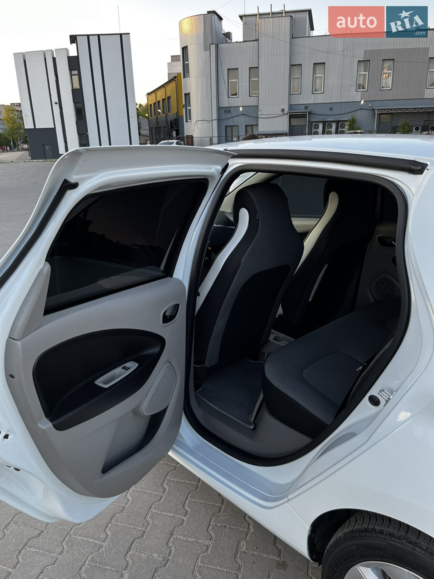 2016 Renault ZOE - мініатюра 12