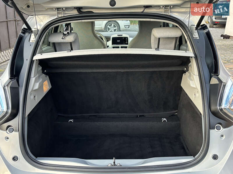 Хэтчбек Renault Zoe 2018 в Дубно