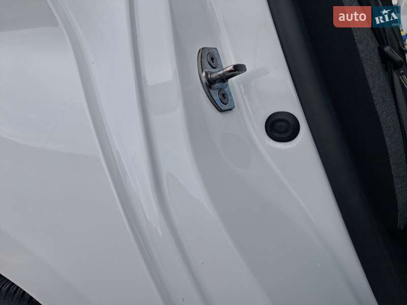 Хэтчбек Renault Zoe 2023 в Ровно фото 49 Хэтчбек Renault Zoe 2023 в Ровно