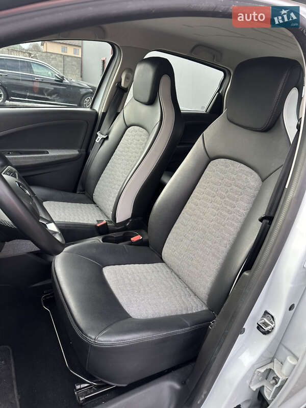 Хэтчбек Renault Zoe 2020 в Долине