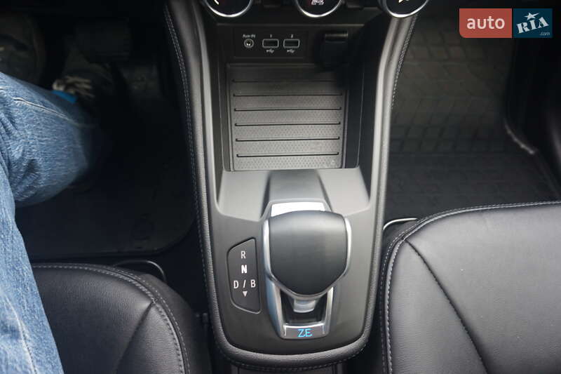 Хэтчбек Renault Zoe 2020 в Самборе