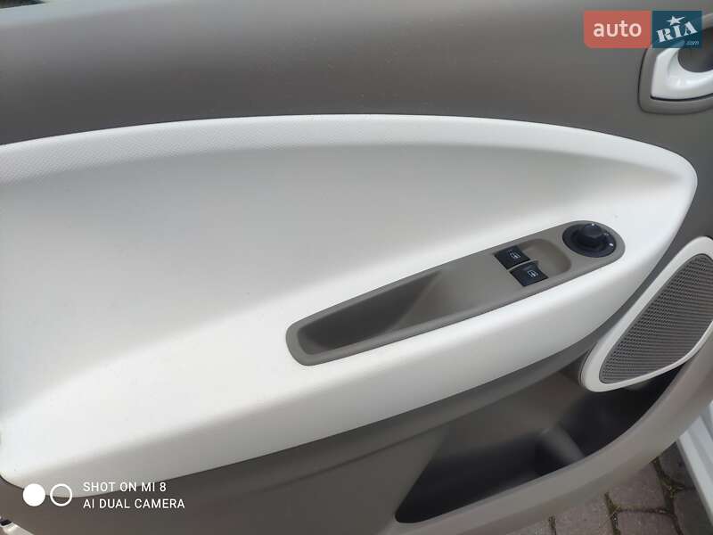 Хэтчбек Renault Zoe 2017 в Львове