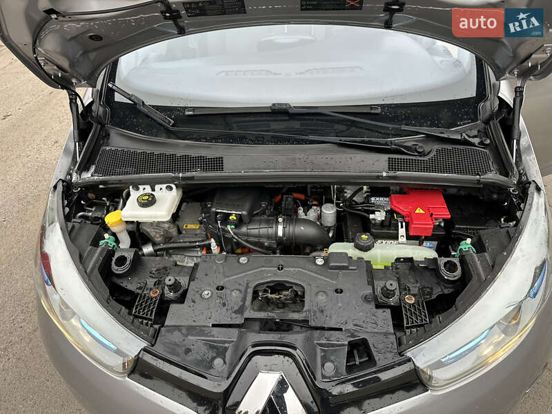 Хэтчбек Renault Zoe 2015 в Дубно