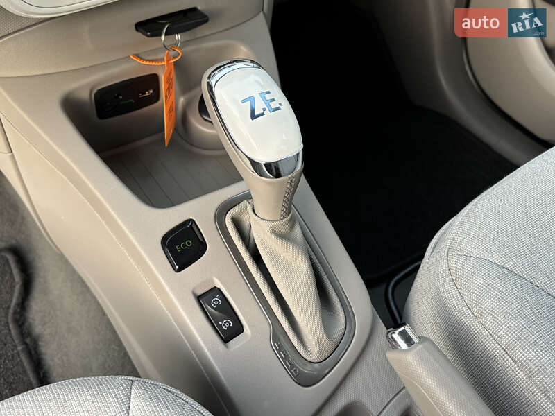 Хэтчбек Renault Zoe 2017 в Дубно