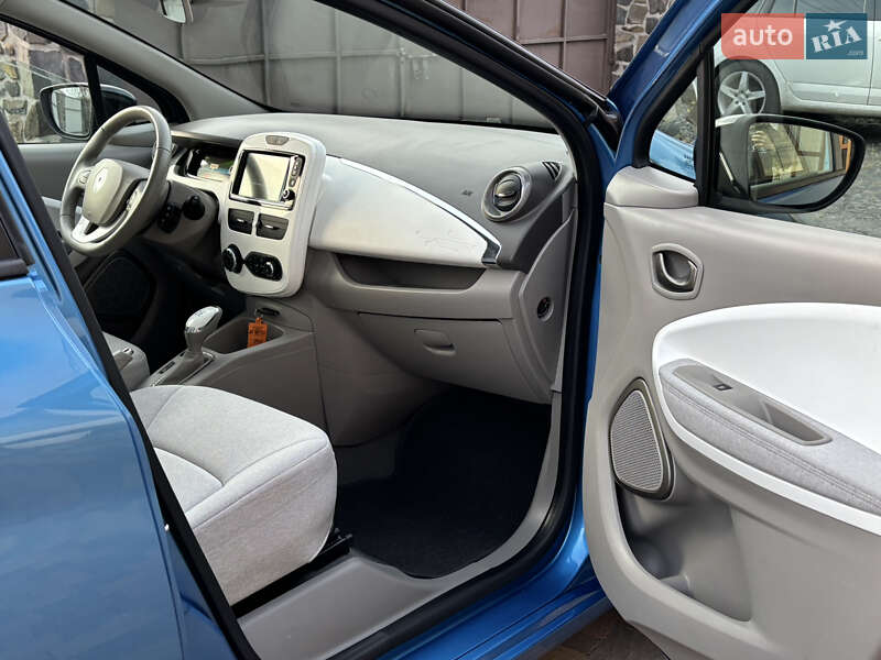 Хэтчбек Renault Zoe 2017 в Дубно