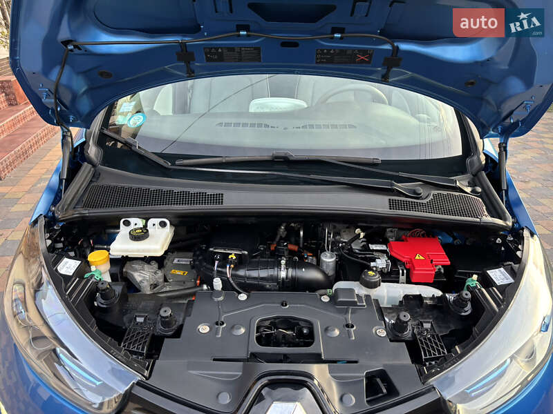 Хэтчбек Renault Zoe 2017 в Дубно