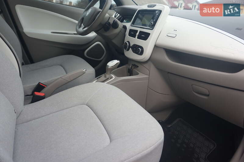 Хэтчбек Renault Zoe 2016 в Самборе