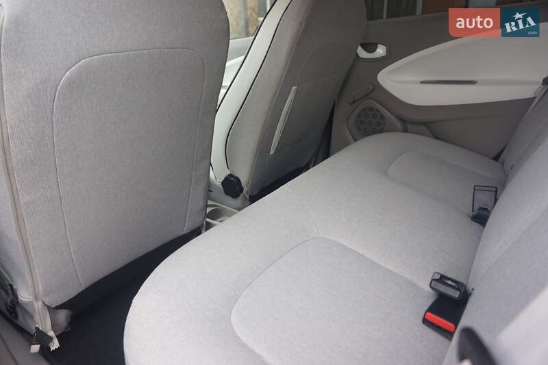 Хэтчбек Renault Zoe 2016 в Самборе