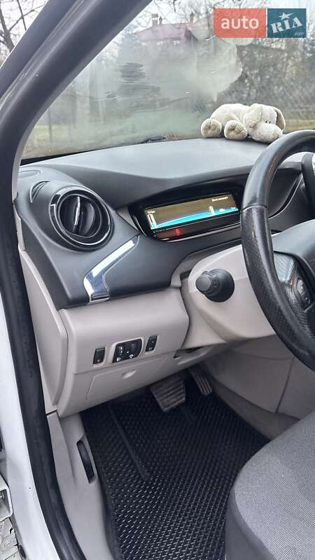 Хетчбек Renault Zoe 2016 в Львові фото 9 Хетчбек Renault Zoe 2016 в Львові