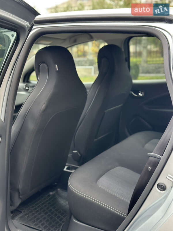 Хэтчбек Renault Zoe 2019 в Золочеве фото 15 Хэтчбек Renault Zoe 2019 в Золочеве