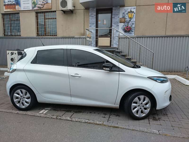Хэтчбек Renault Zoe 2017 в Киеве фото 7 Хэтчбек Renault Zoe 2017 в Киеве