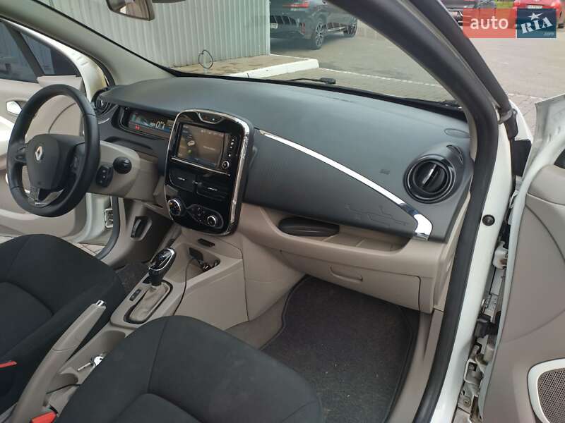 Хэтчбек Renault Zoe 2017 в Киеве фото 14 Хэтчбек Renault Zoe 2017 в Киеве
