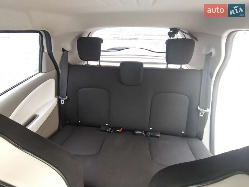 Хэтчбек Renault Zoe 2017 в Киеве фото 19 Хэтчбек Renault Zoe 2017 в Киеве