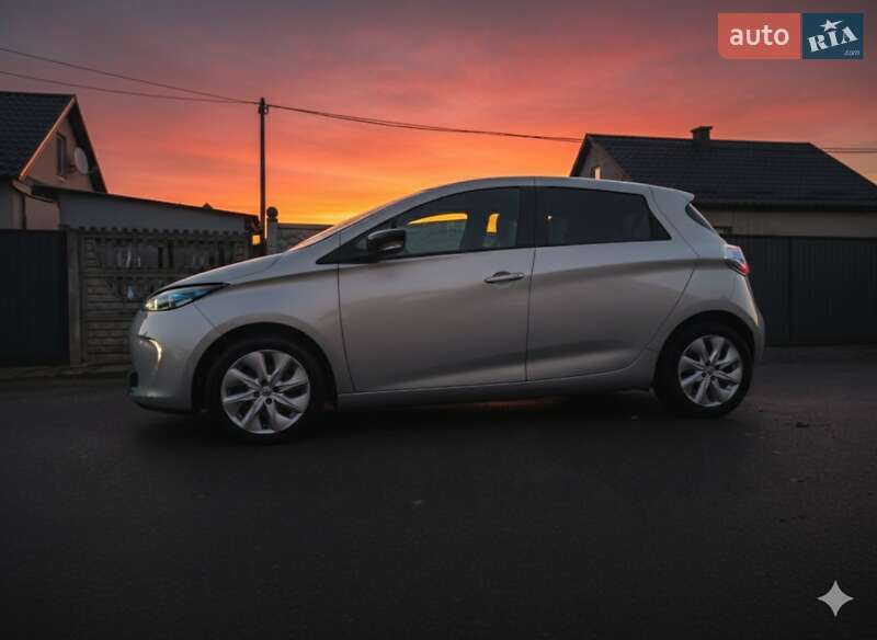 Хэтчбек Renault Zoe 2015 в Дубно фото 6 Хэтчбек Renault Zoe 2015 в Дубно