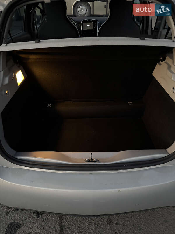 Хэтчбек Renault Zoe 2016 в Львове