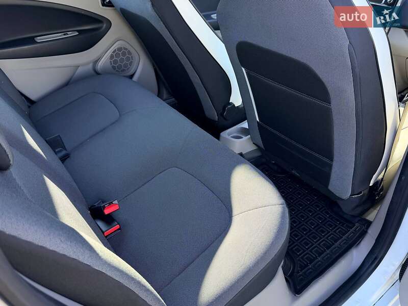 Хетчбек Renault Zoe 2015 в Рівному фото 14 Хетчбек Renault Zoe 2015 в Рівному