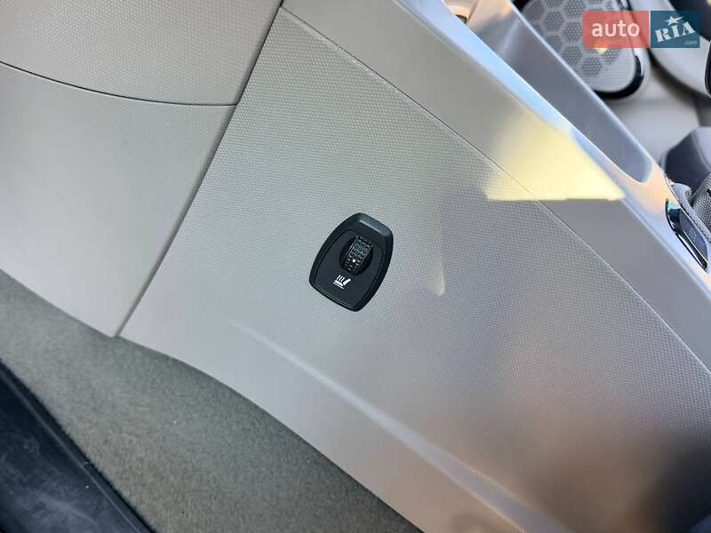 Хетчбек Renault Zoe 2015 в Рівному фото 19 Хетчбек Renault Zoe 2015 в Рівному