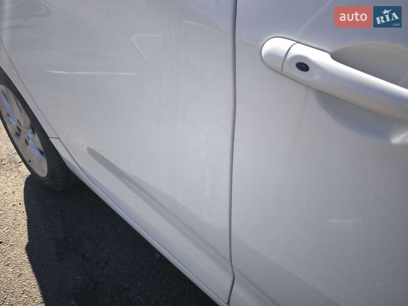 Хэтчбек Renault Zoe 2013 в Долине