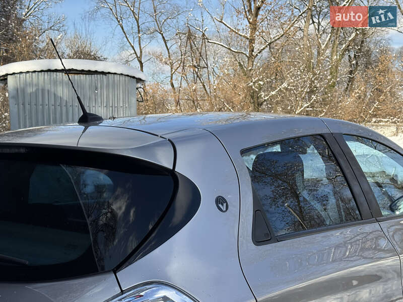 Хэтчбек Renault Zoe 2015 в Дрогобыче