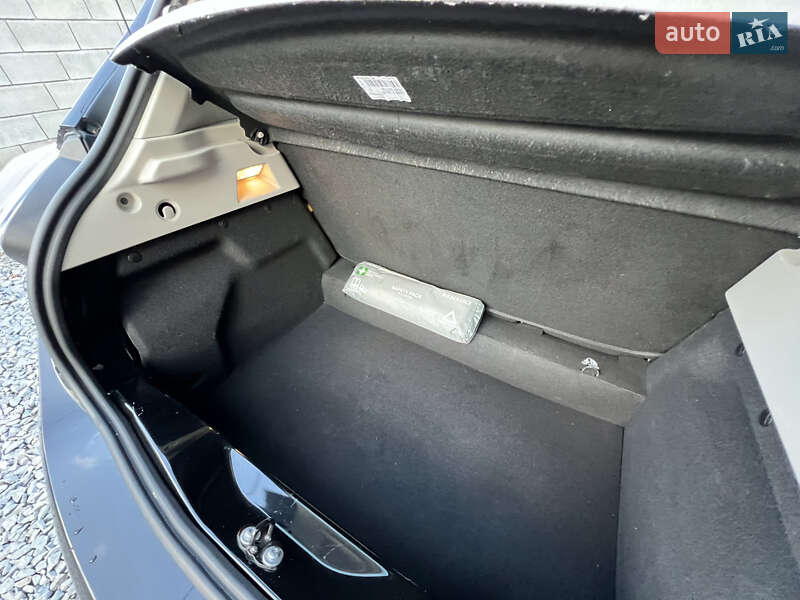 Хетчбек Renault Zoe 2017 в Рівному