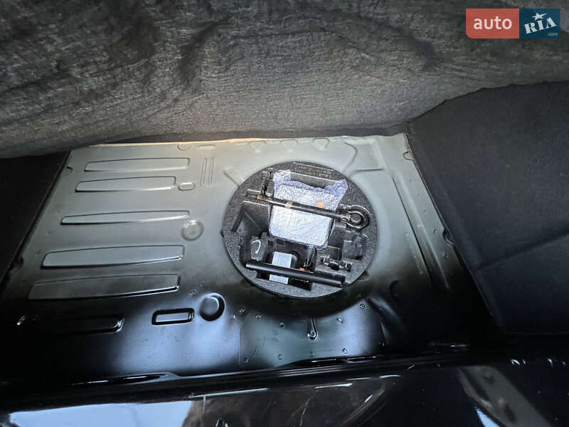 Хетчбек Renault Zoe 2017 в Рівному