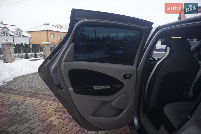 Хэтчбек Renault Zoe 2015 в Самборе