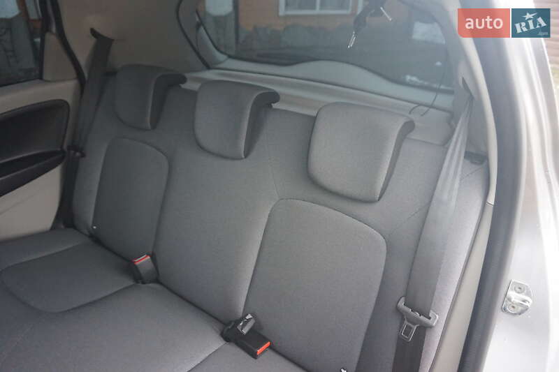 Хэтчбек Renault Zoe 2015 в Самборе