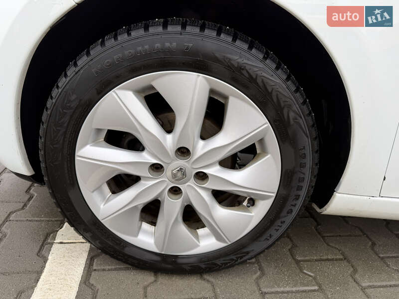 Хэтчбек Renault Zoe 2016 в Луцке фото 20 Хэтчбек Renault Zoe 2016 в Луцке