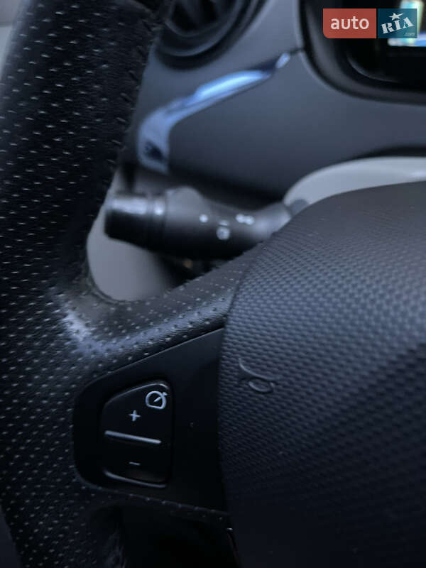 Хетчбек Renault Zoe 2013 в Ужгороді фото 11 Хетчбек Renault Zoe 2013 в Ужгороді