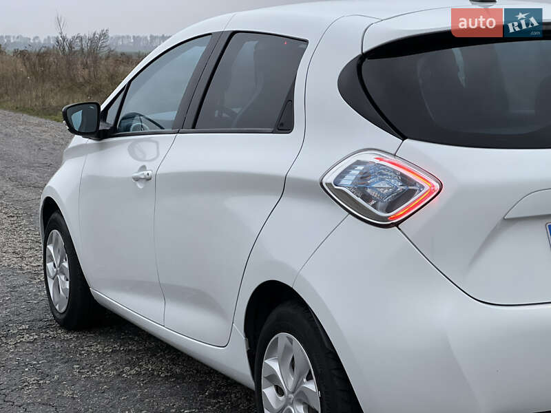 Хетчбек Renault Zoe 2016 в Києві фото 4 Хетчбек Renault Zoe 2016 в Києві
