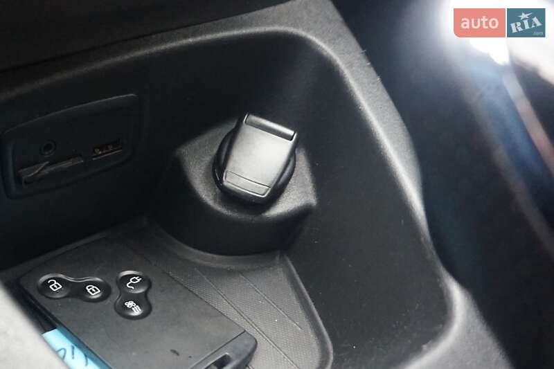 Хэтчбек Renault Zoe 2018 в Самборе